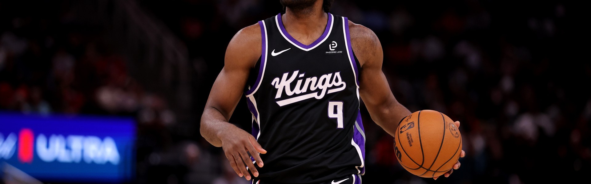 天天盈球即时比分直播-活力十足！阿丘瓦8中7高效砍下16分6板2帽 还拼下4前场板