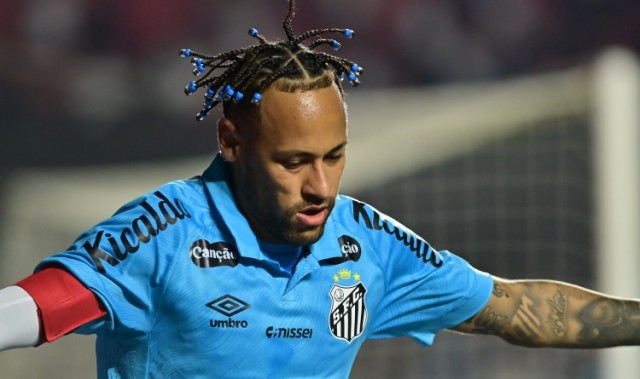 天天盈球即时比分直播-记者：33岁内马尔与桑托斯续约至2026年12月