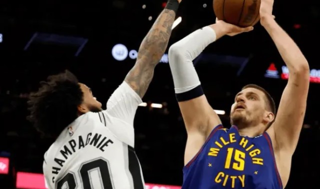 约基奇出战18分钟，投篮12中7得到23分8篮板1助攻1盖帽