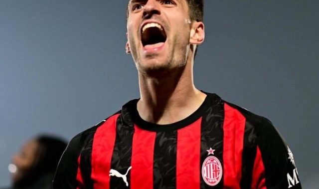 天天看球-加比亚鼓励米兰队友团结超越困难|AC米兰|达科·加比|加油男孩_新浪体育_新浪新闻