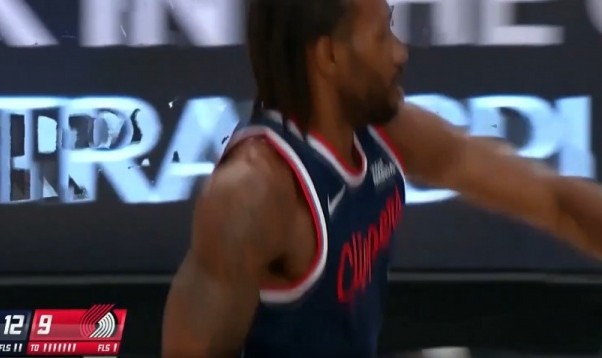 天天看球-回击一波10-0！伦纳德转换背打转身上下步上篮打停开拓者