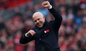 斯洛特：柯蒂斯-琼斯攻防两端都表现不错 布拉德利能得到一些时间