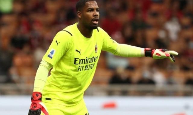 天天赢球-迈尼昂封神后伤遁 AC米兰门将的“双保险”够不够？